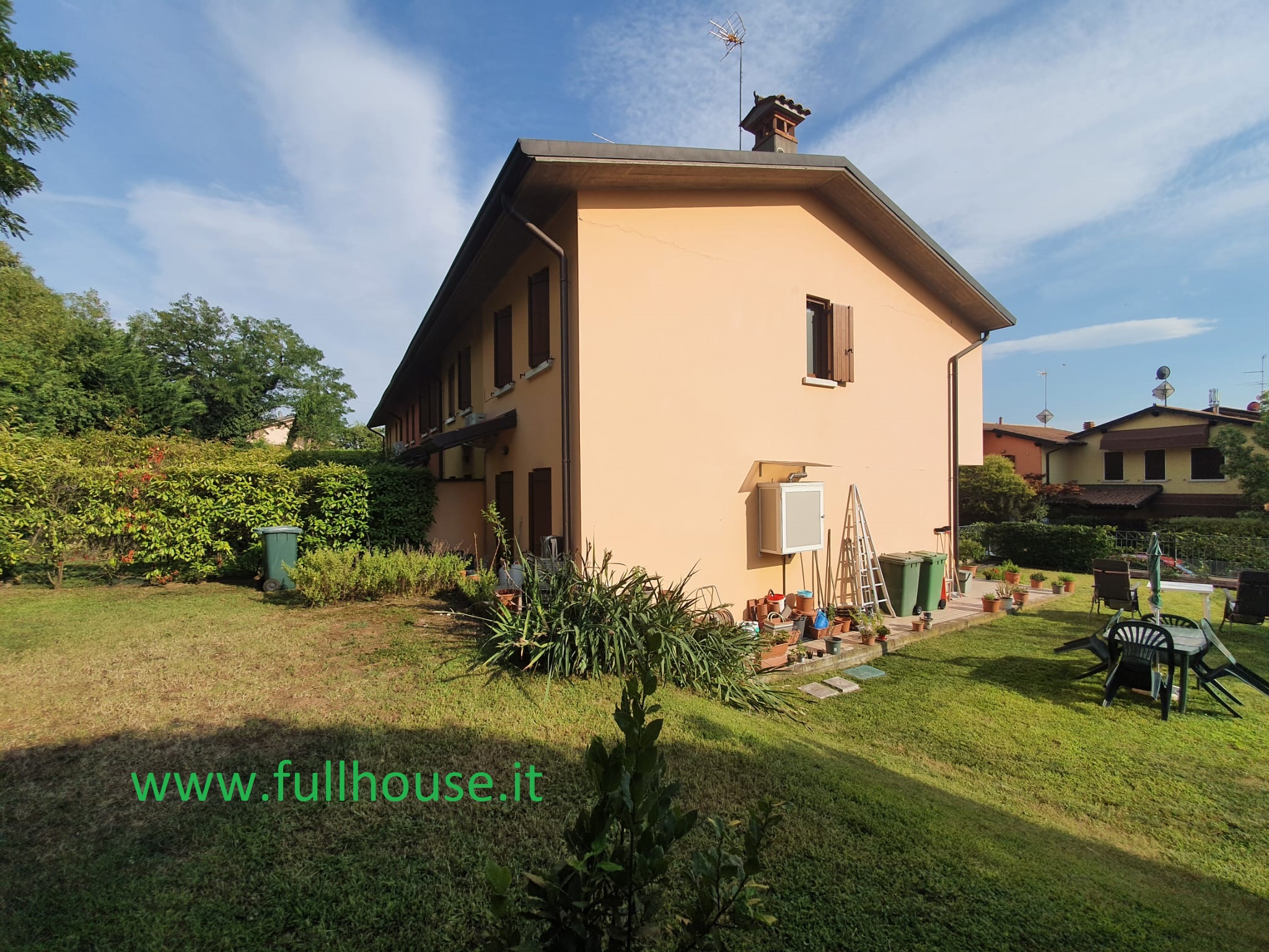 Villetta a schiera d'angolo