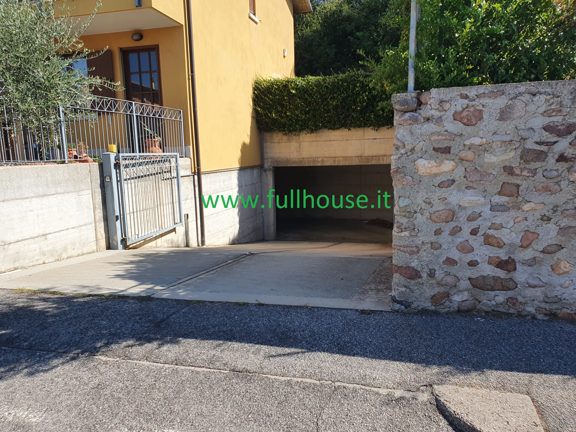 Villetta a schiera d'angolo