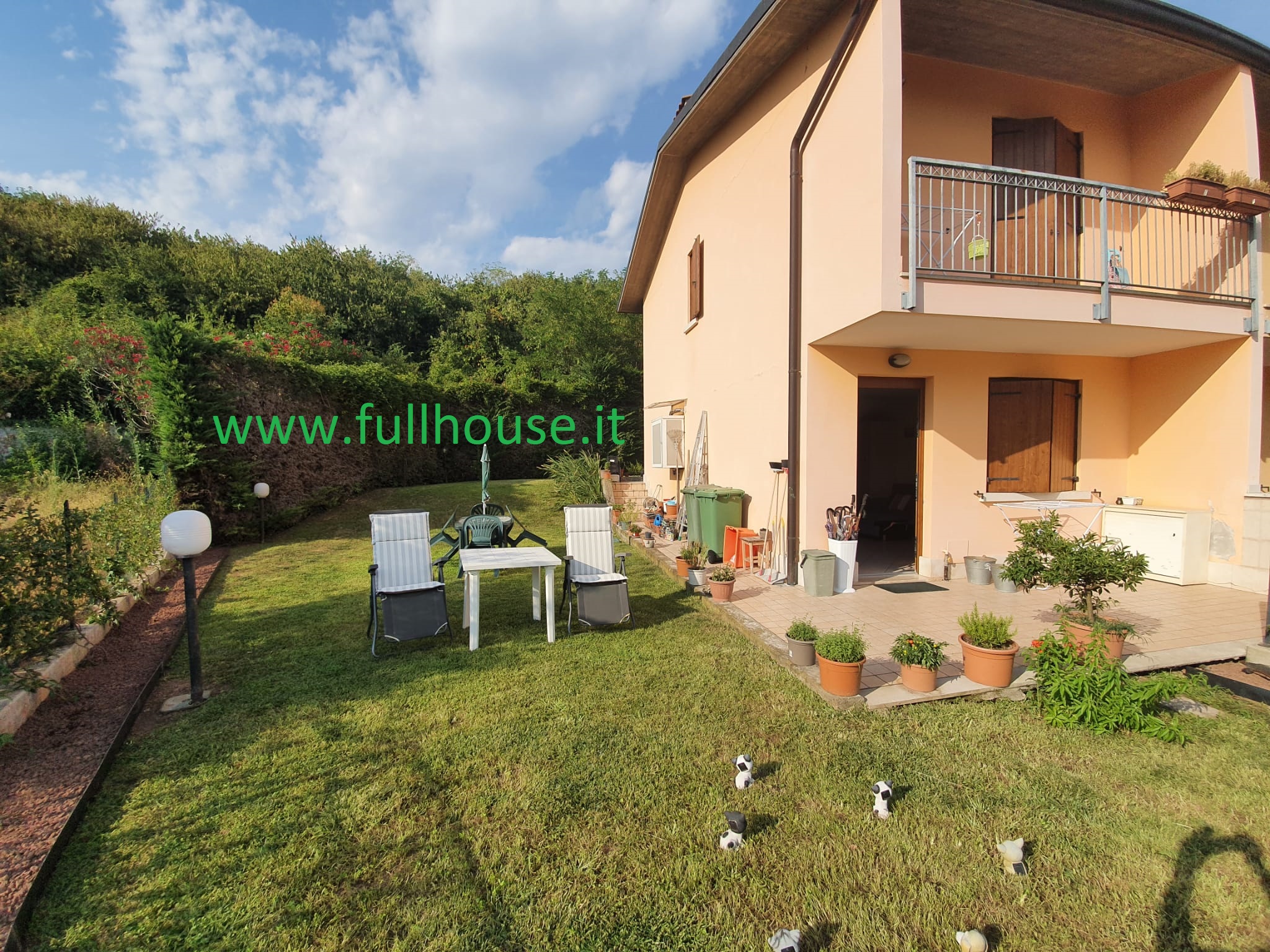 Villetta a schiera d'angolo