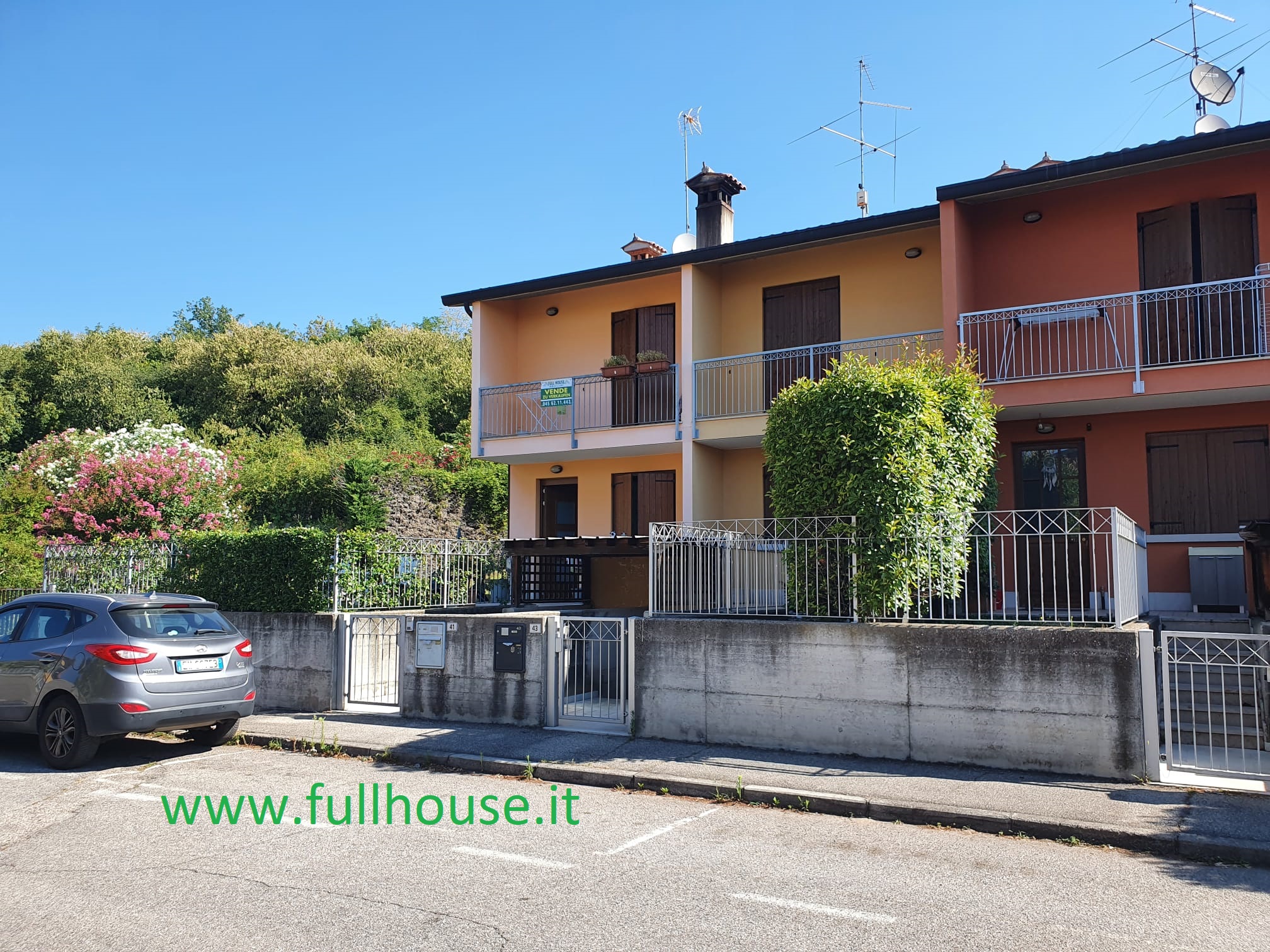 Villetta a schiera d'angolo